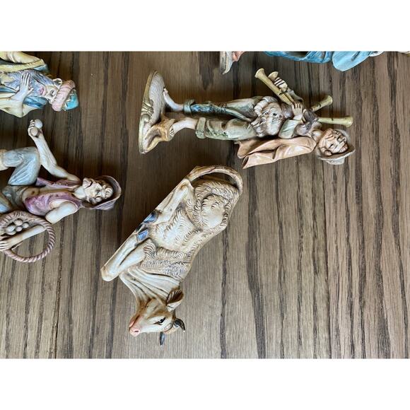 Vintage Italian Nativity Set 11 Piece Hand Painted Resin Figures Italy - Picture 4 of 8